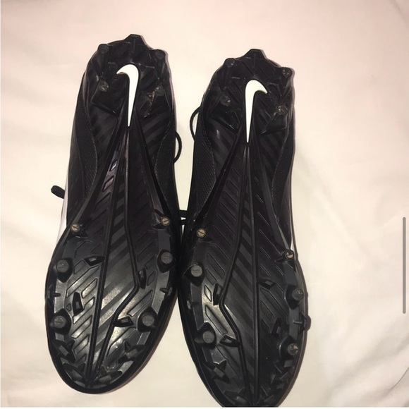 Nike size 10.5 men’s Vapor Football  🏈 Cleats. BRANDNEW wore1 day for signup ! - Picture 3 of 5